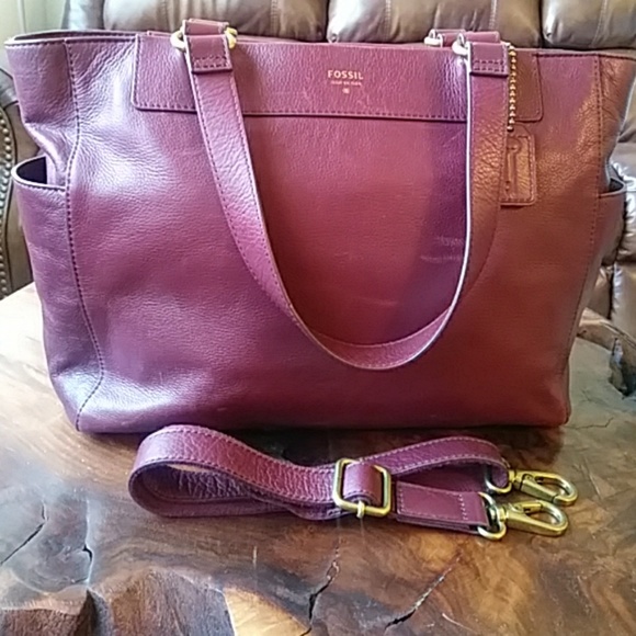 Fossil Handbags - 😍FOSSIL Burgundy Bag